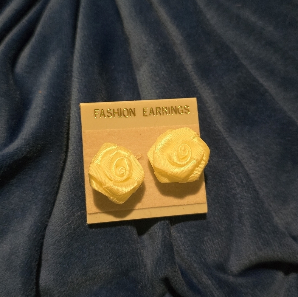 Vintage Light Yellow Rose Earrings Made In Korea